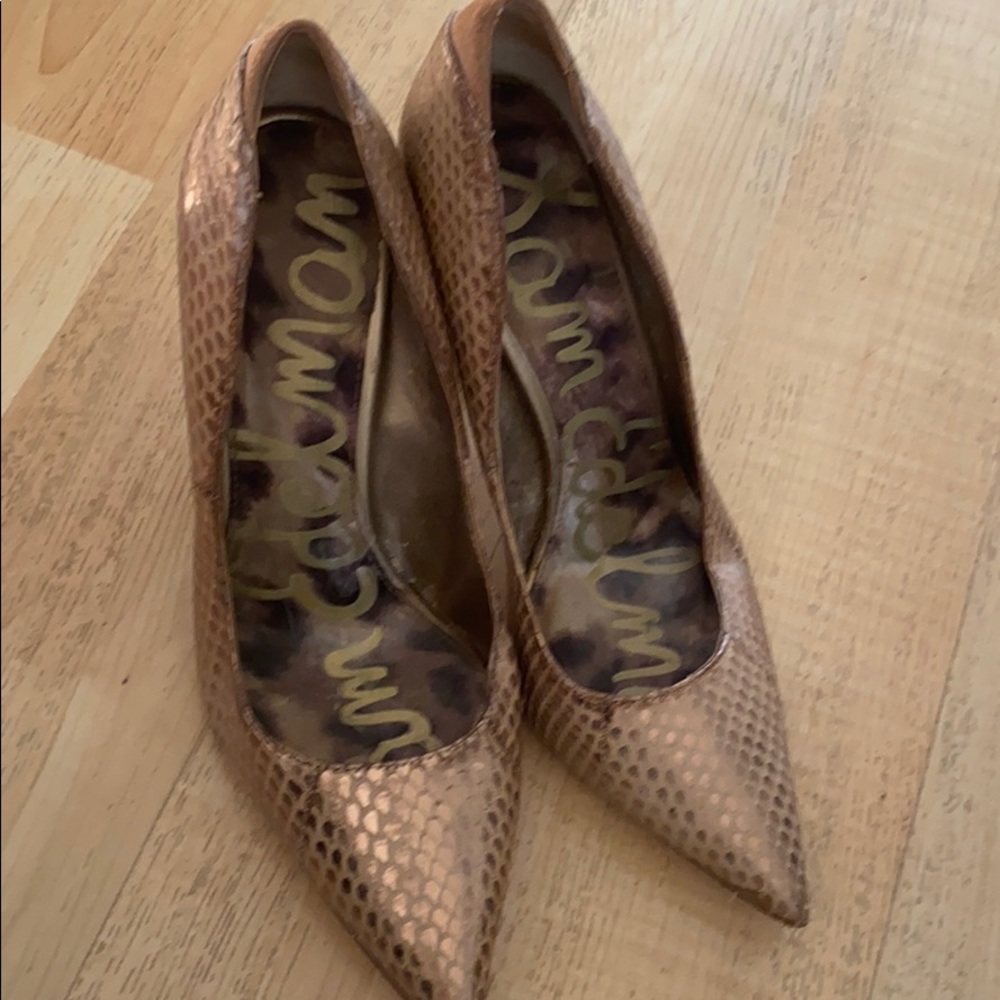 Sam Edelman gold snake pattern heels US size 6
